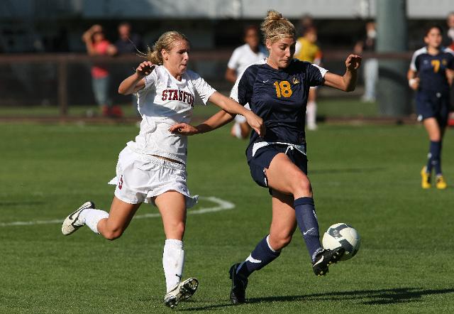 Stanford-Cal Womens soccer-032.JPG - 2009 NCAA Women's Soccer, Cal at Stanford.